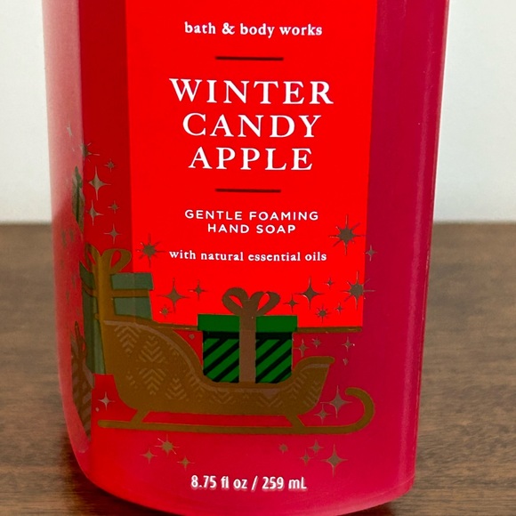 NEW BATH AND BODY WORKS FOAMING HAND SOAP ~ WINTER CANDY APPLE - Picture 3 of 4